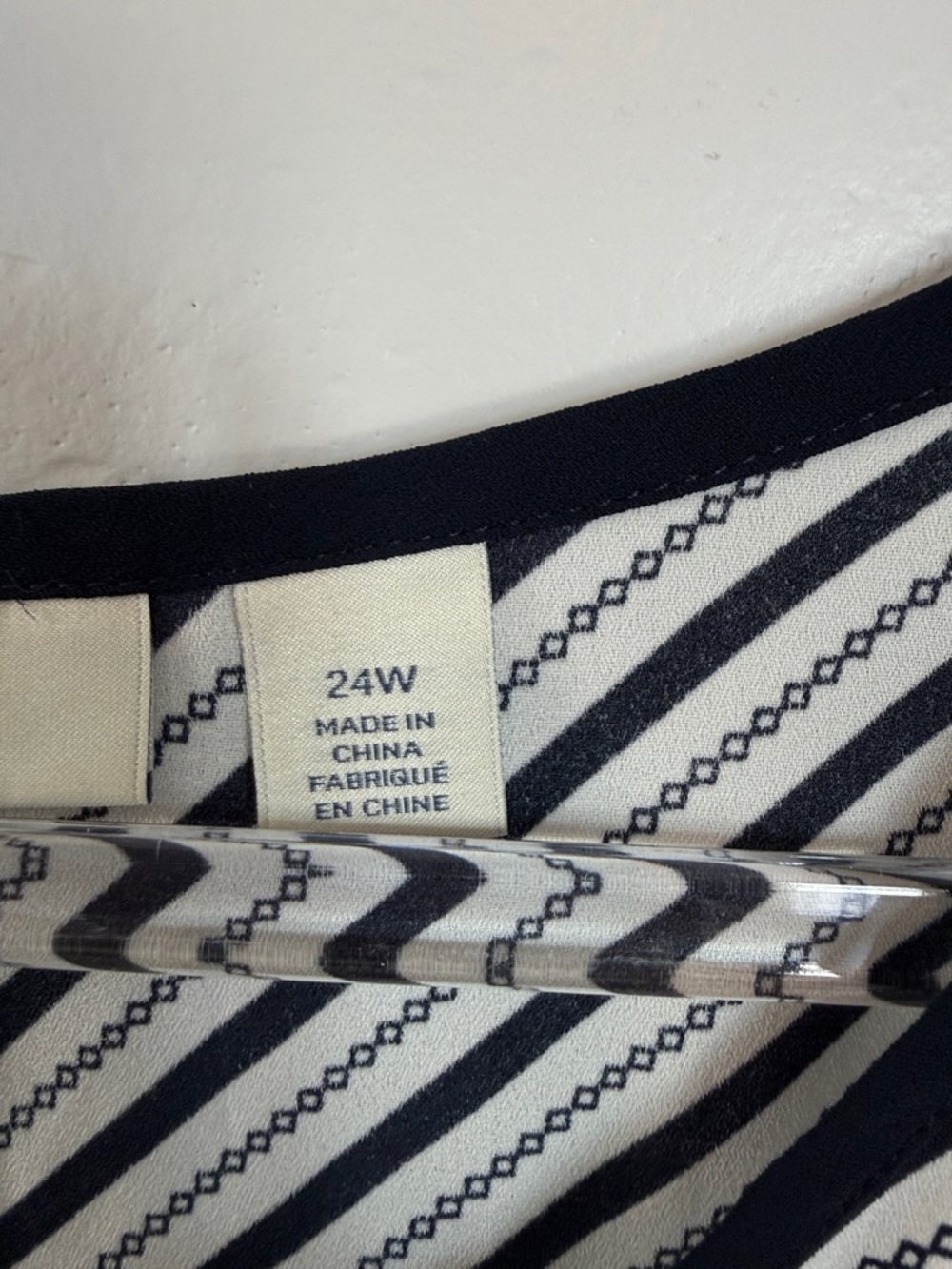 Sejour Blue and White Striped Sleeveless V-Notch Blouse - Picture 3 of 9